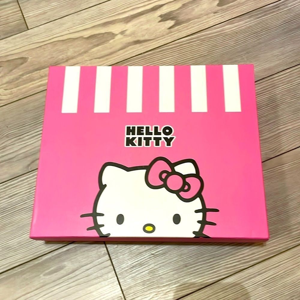 NWT Hello kitty hats size OS